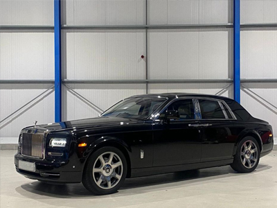 Hire a Black Rolls-Royce Phantom Chauffeur Local