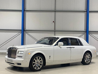 Hire a White Rolls-Royce Phantom from Chauffeur Local
